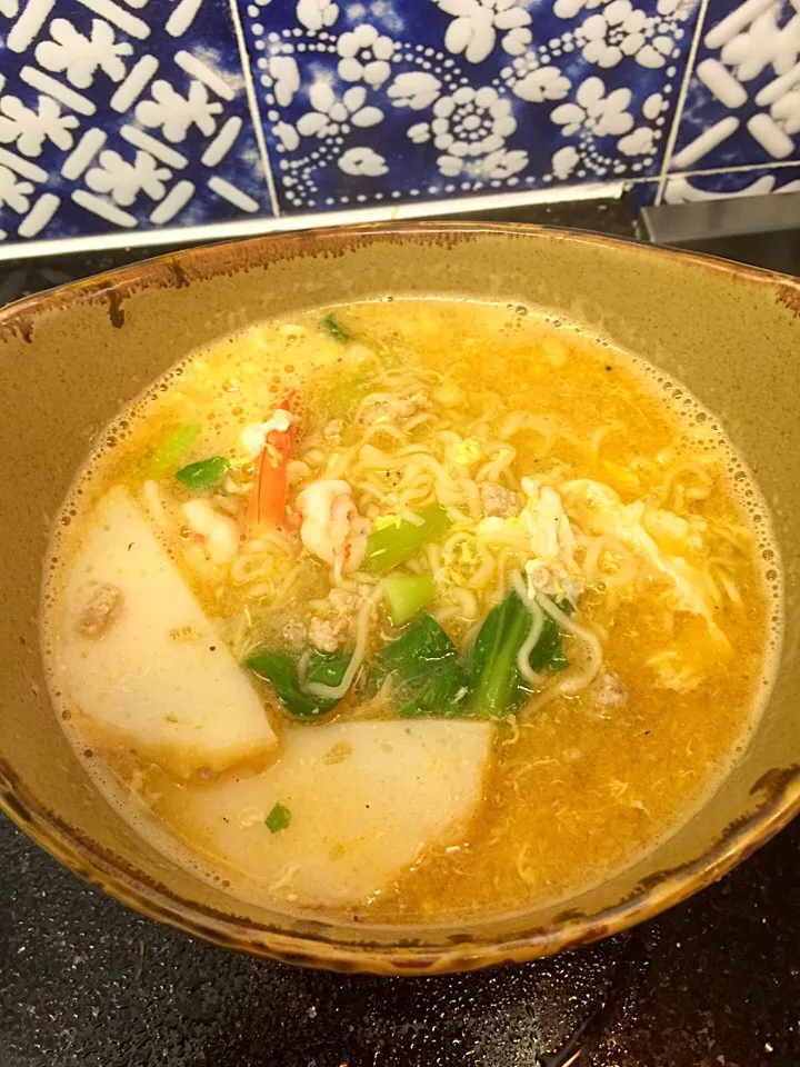 Curry Maggie Noodle Soup|Colleen Teoさん