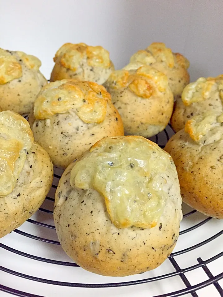 もっちり🌟チーゴマぱん|ココットさん