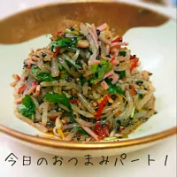 Snapdishの料理写真:もやしと三つ葉のごまよごし。