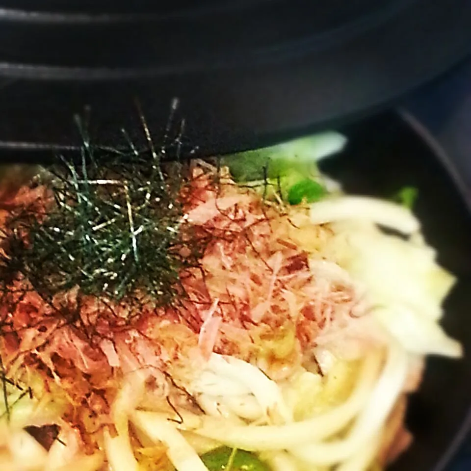 ストウブホットプレートで焼きうどん

 #ストウブ #ストウ部 #staub #ホットプレート #焼きうどん #スキレット|かおりんさん