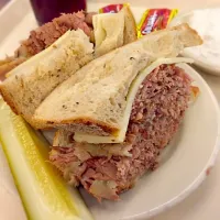 Went to Shapiro's Deli for a little Roast beef on rye. It could have used a little more meat. 😋|Diana Sherfeyさん