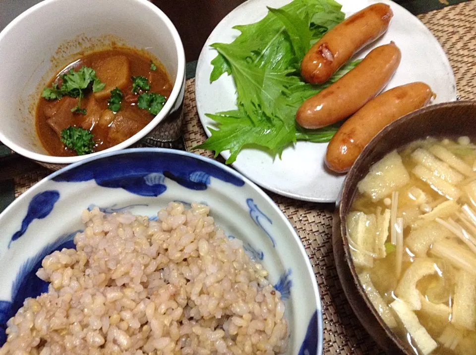 ウィンナーソーセージ＆チキン香味カレー＆えのきの味噌汁|まぐろさん