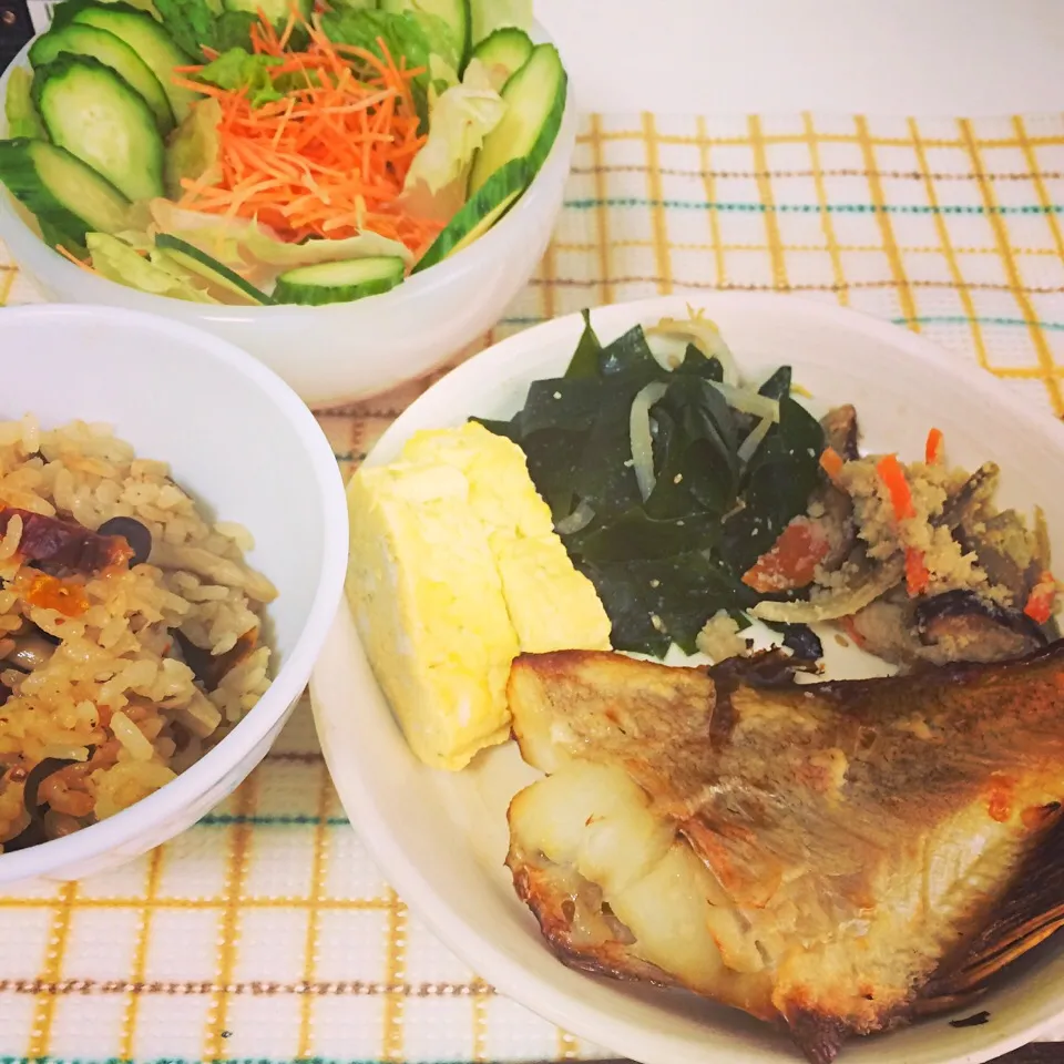 Fish/ rice with dry tomatoes/ two omelet/|KEIKOさん