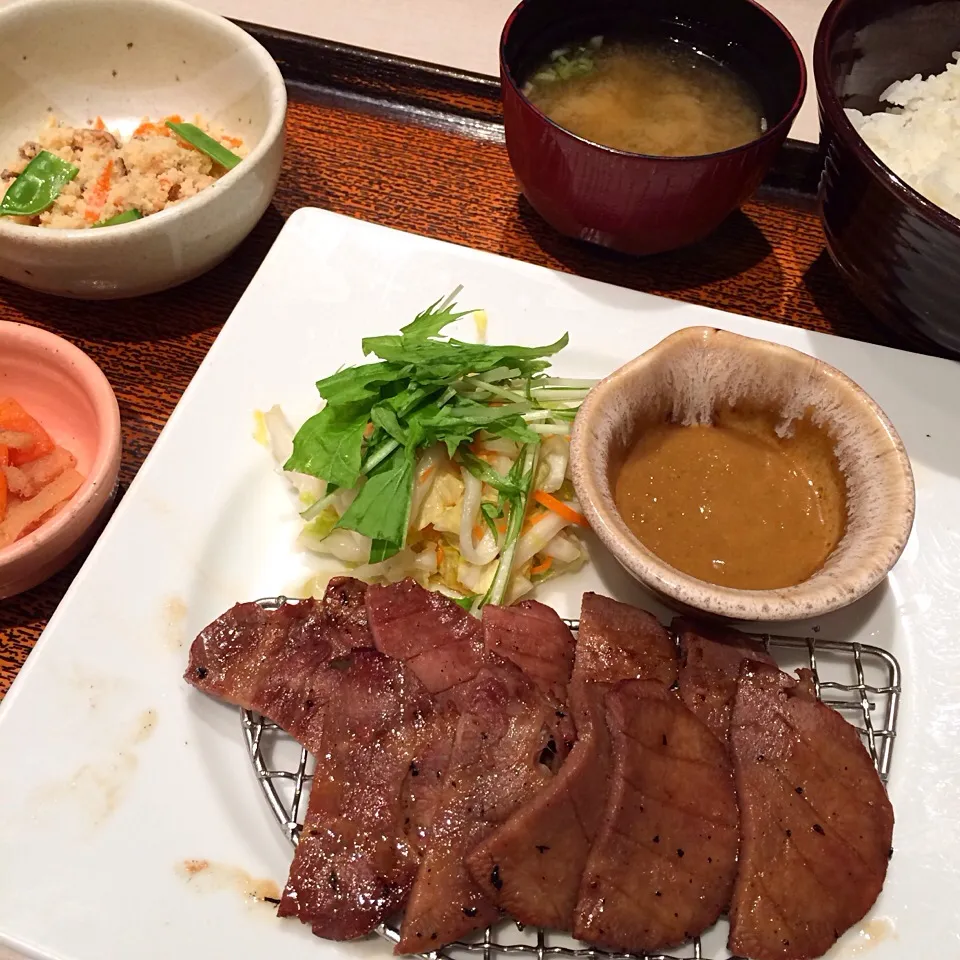 期間限定 牛タン定食@大戸屋|ゆーみんさん