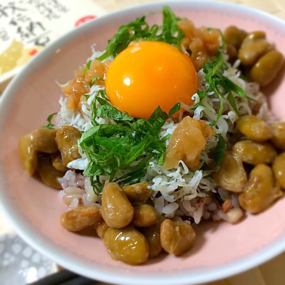 卵とお豆の梅しらす丼|angiee♡さん