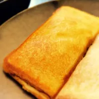 ツナとタマネギとマスタードのバウルーサンド