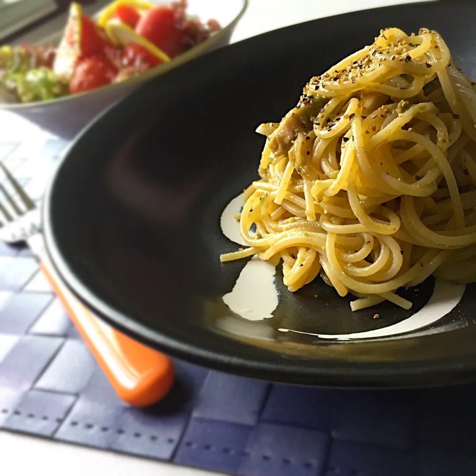 夕食◎ アボカドパスタとトマトサラダ|しょちちさん