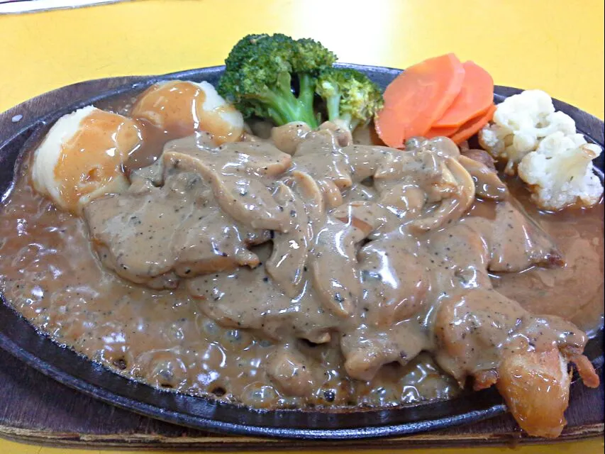 Chicken Steak With Mushroom Sauce|FooDin'sさん