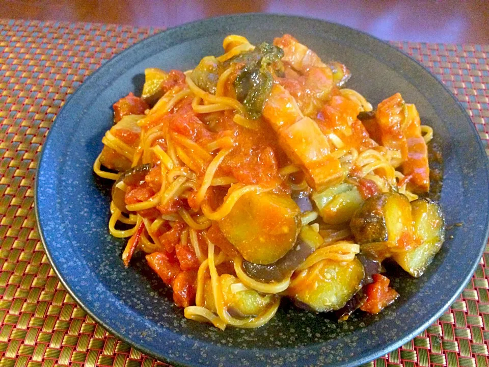 Bacon&eggplant tomato sauce fresh pasta🍅ﾍﾞｰｺﾝと茄子のﾄﾏﾄｿｰｽ生ﾊﾟｽﾀ by chef hubby|🌈Ami🍻さん