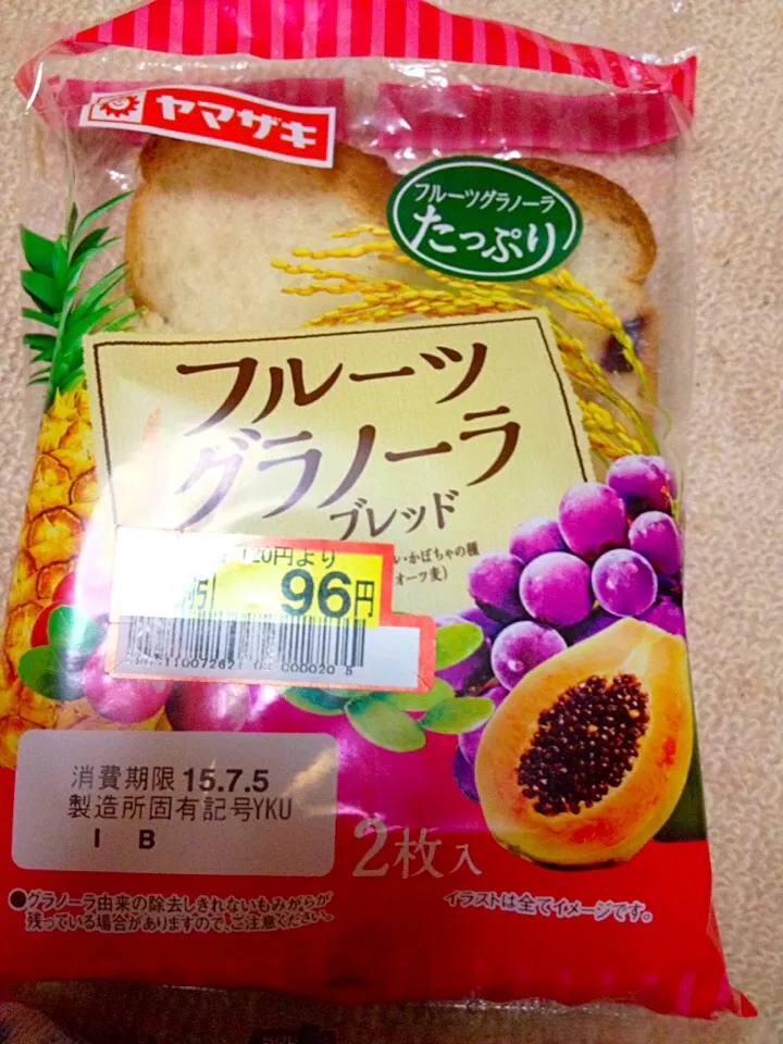 フルーツグラノーラブレッド🍞試しなので半額物です|まいりさん