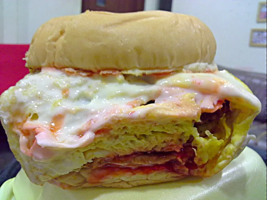 Malaysian Special Ramly Burger - Double Special|FooDin'sさん