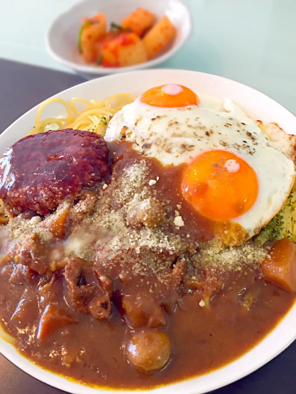 ハンバーグカレースパ 目玉焼きトッピング|流線形さん