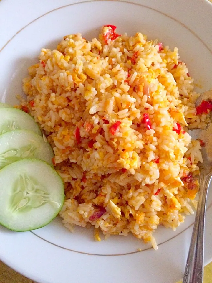 Snapdishの料理写真:Indonesian spicy fried rice|Karina Barlin Mahmudさん