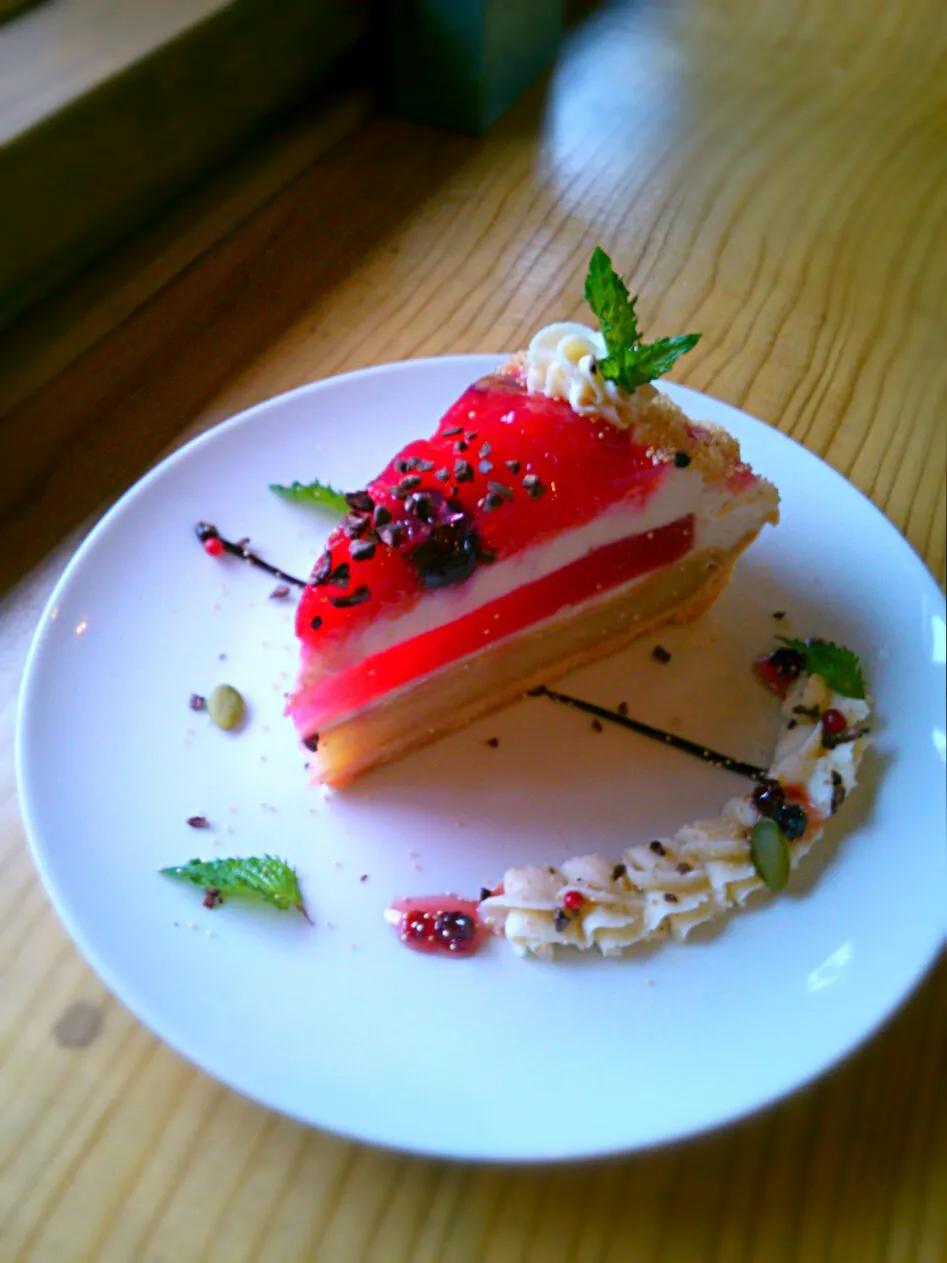 プラムのタルト
#tarte #puram 

#vegancake #vegetarian|Ikushiro Kusanoさん