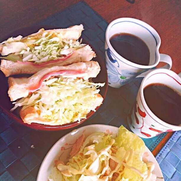 朝食は、沼サンとツナサラダ。|Reikoさん