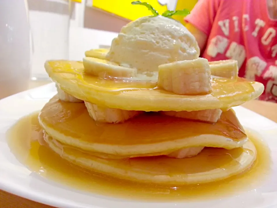 Banana Caramel pancake @ Beary Potter Studio Cafe Tmn Connought|korinoさん