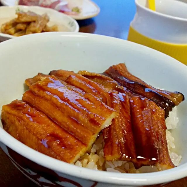 穴子丼     今日は穴子の日らしい😁|ふりるさん