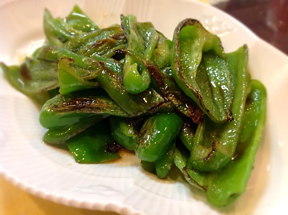 シンプルに醤油炒め😋|アライさんさん