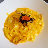 Snapdishの料理写真:うにとホタテのクリームパスタ♪|SLOW cafeさん