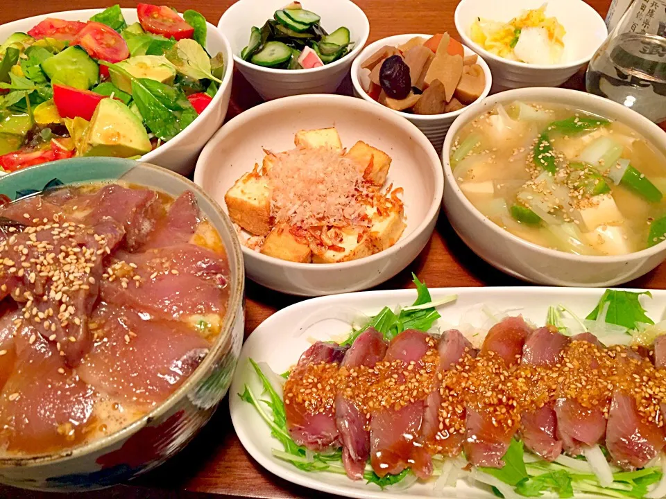 カツオのっけ盛り＊カツオ漬けオクラとろろ丼＊厚揚げと小エビの炒め物＊具たくさん味噌汁(^o^)|basilさん