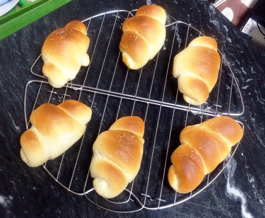 Snapdishの料理写真:塩パン🍞|おいちゃんさん