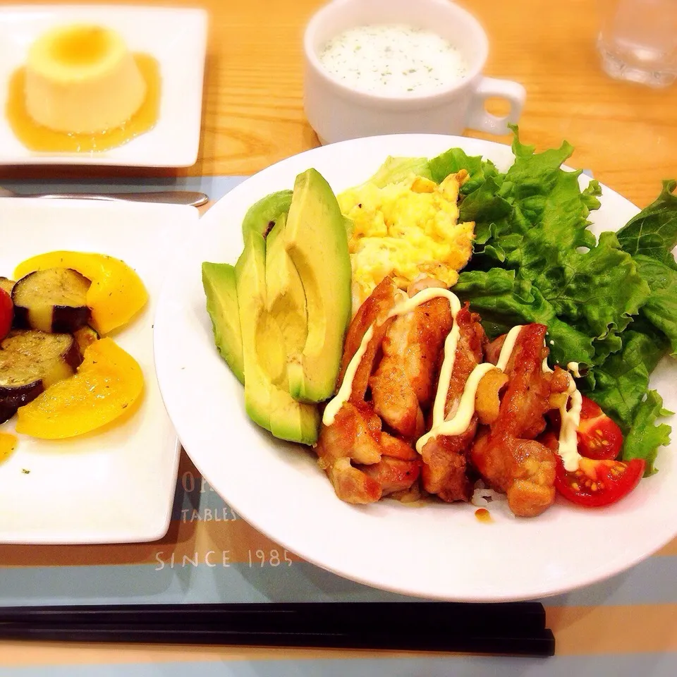 照り焼きチキン丼・野菜のマリネ・ヴィシソワーズ・プリン♡|tinaさん