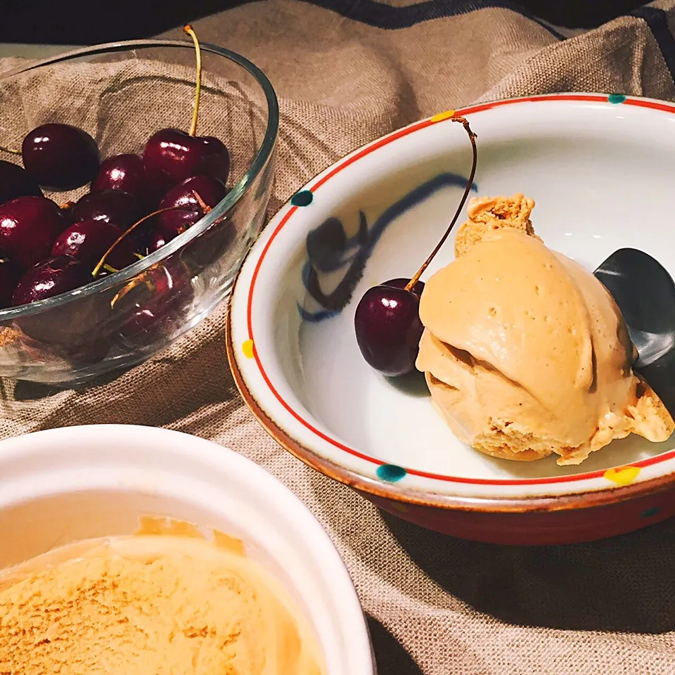 rick chanさんの料理 Caramel and balsamic icecream/キャラメルとバルサミコアイスクリーム|Hironobuさん