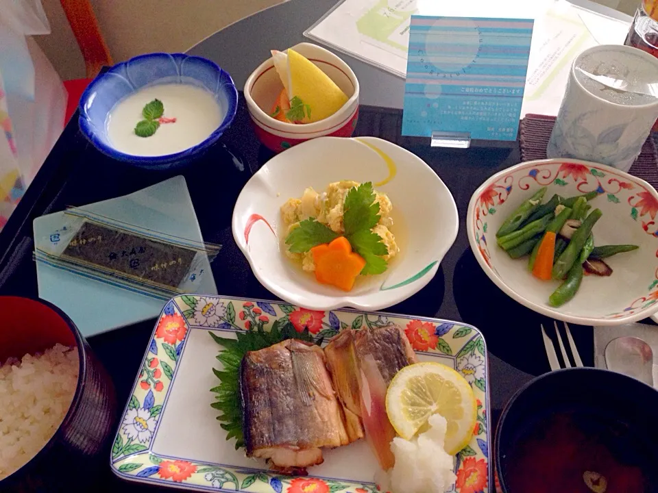 2015/07/06朝ごはん🍚魚の開き・野菜の卵とじ・いんげんの生姜和え・お味噌汁・ヨーグルト|つついなつさん