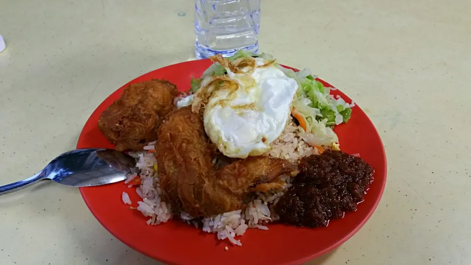 fried rice and some dishes for breakfast|秋平さん