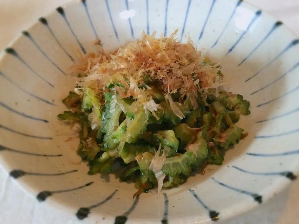 ゴーヤのだし醤油おかか炒め|ぷっくりんこ💙さん