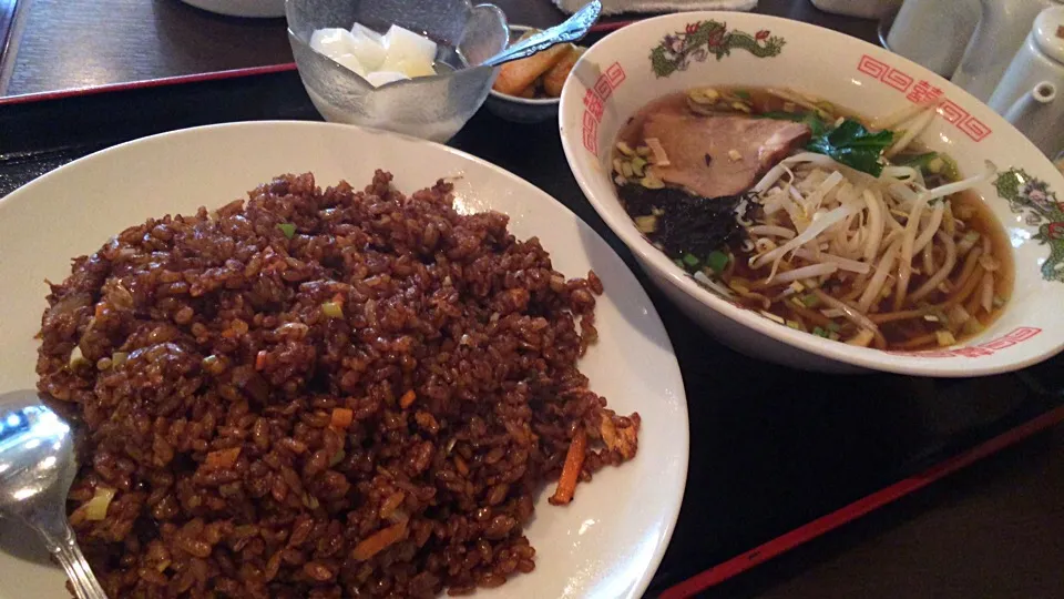 【日替定食】パンダチャーハンと小ラーメンを頂きました。|momongatomoさん