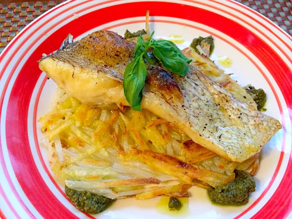 Orata alla griglia con Salsa Verde🐟ｵﾗｰﾀ  ｱｯﾗ ｸﾞﾘｯﾘｱ ｺﾝ ｻﾙｻ ｳﾞｪﾙﾃﾞ<鯛のｸﾞﾘﾙ ｼﾞｪﾉﾍﾞｰｾﾞｿｰｽ 和風ｶﾞﾚｯﾄ添え>|🌈Ami🍻さん