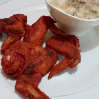 Spicy buffalo wings and macaroni soup.|Bea Carelさん