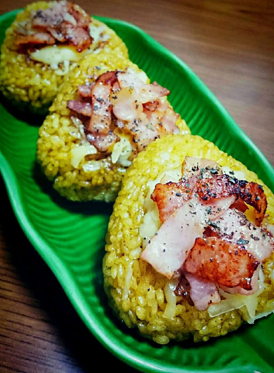 さわこさんのカレーチーズ焼きおにぎり🍙作っちゃいました😆✨|Yukiさん