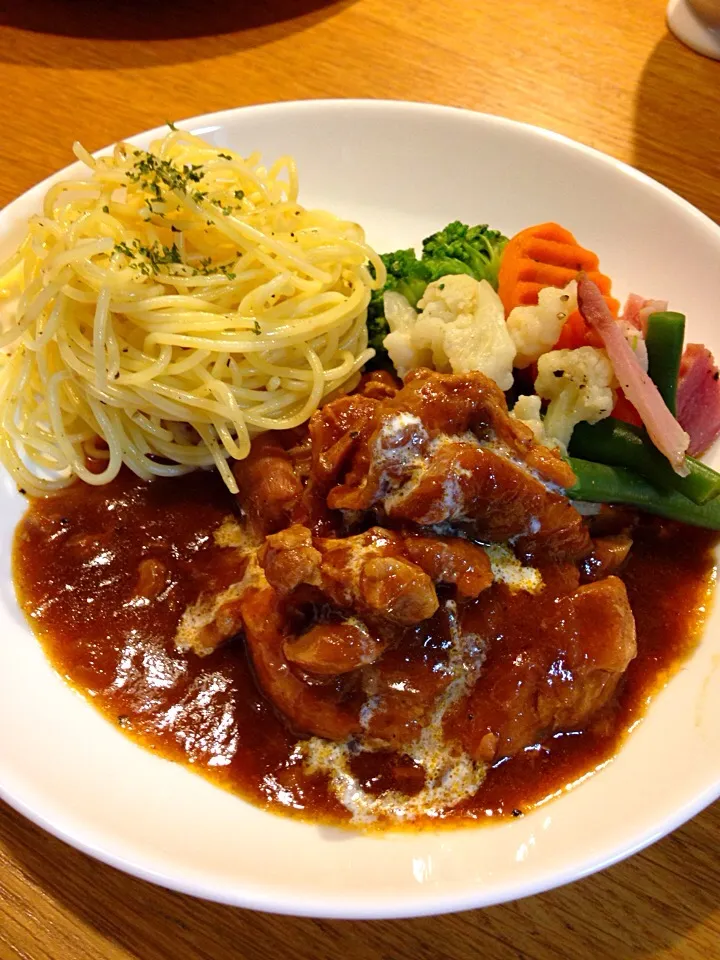 チキンデミグラスソース煮  パスタ添え|まつださんさん