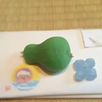 先日のお稽古のお菓子が瓢箪でした。お尻から餡が飛び出しているのはご愛嬌ってことでw。|Junko Tsurunoさん