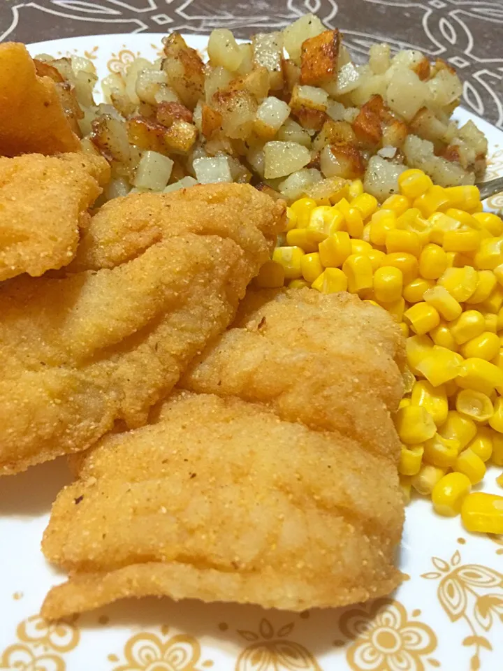 Catfish n pan fried taters!|Chef Ampさん