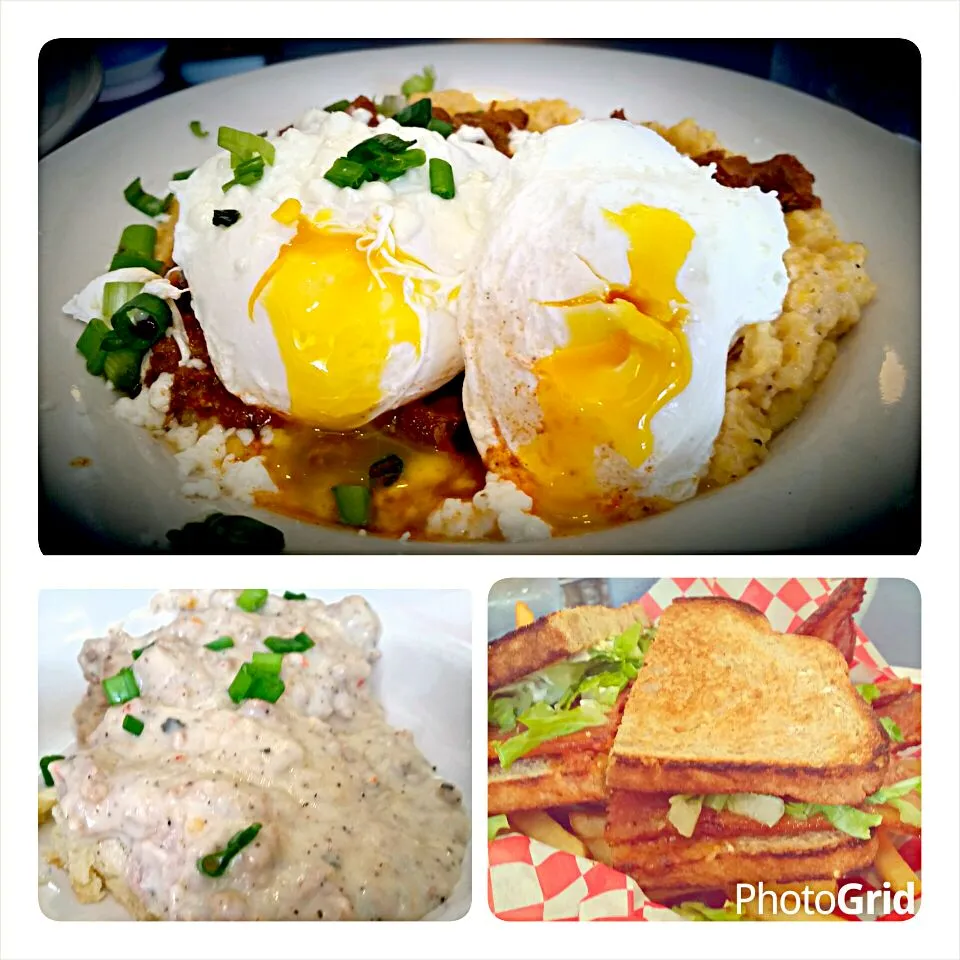 Today's brunch at Southwest diner in St. Louis, MO, USA.  Best biscuits and gravy I've had so far.|Jihollandさん