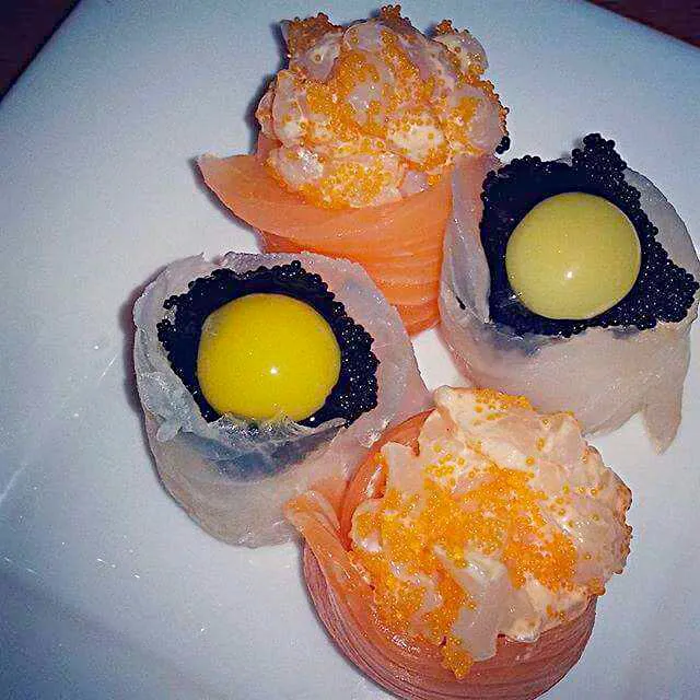 Snapdishの料理写真:Tonight's dindin before acrobatic class. Salmon and Scalllop.#blackcaviar #quaileggs #tuna #halibut#healthyeating #sushilovers #foodporn|CHUENCHAIさん