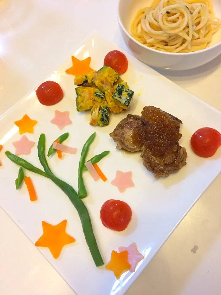 Snapdishの料理写真:七夕☆プレート☆娘ちゃんのリクエストのお肉とパスタw♡7/7|ちび太さん