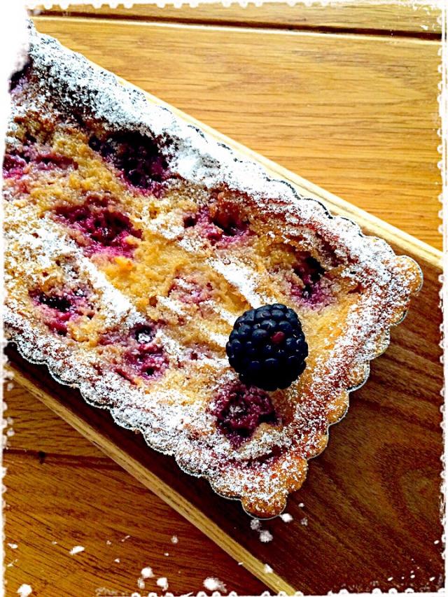 ブランブリー ヘッジ ブラックベリータルト お皿 レシピ プレート