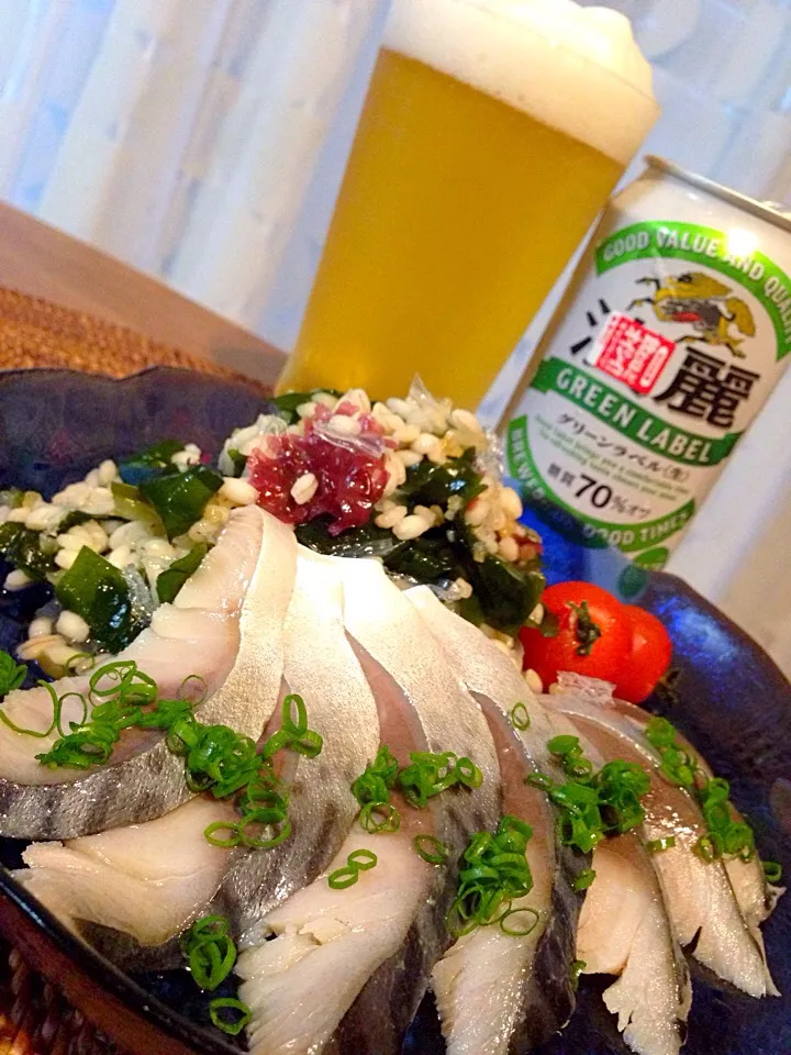 Snapdishの料理写真:もち麦と海藻のサラダ&しめ鯖🍻✨|アイさん