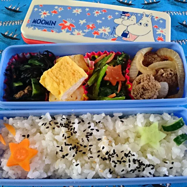 七夕弁当
お星さまごはん、卵焼き、蓮根入りミートボールと玉ねぎのソテー、ほうれん草のごまマヨネーズ和え、ひじきの煮物|さっちんさん