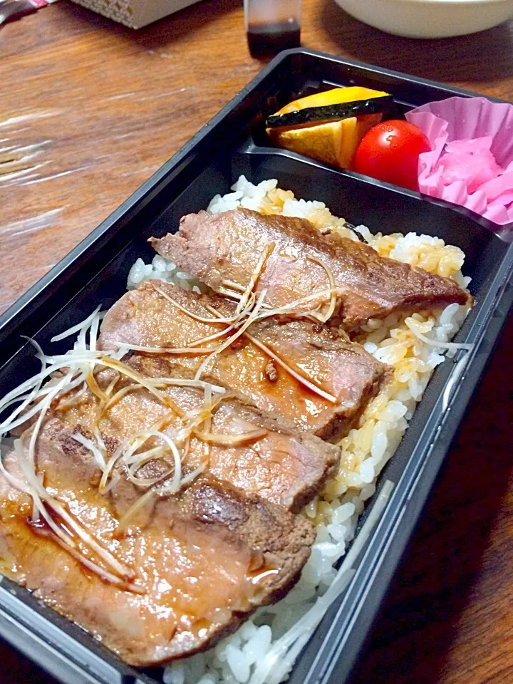 浅草今半ステーキ弁当|hiroさん