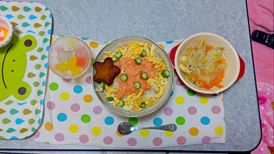 サーモンすきみ丼,星のコロッケ♡♡|ゆみさん