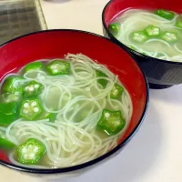 Snapdishの料理写真:オクラと素麺のスープ|Natsuki Nakashimaさん