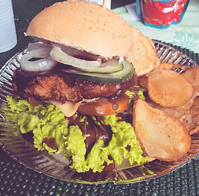 At Messy Plate Burger.. Analyn Subdivision, Alangilan Batangas.. 🍔😋|MissAna De Guzmanさん