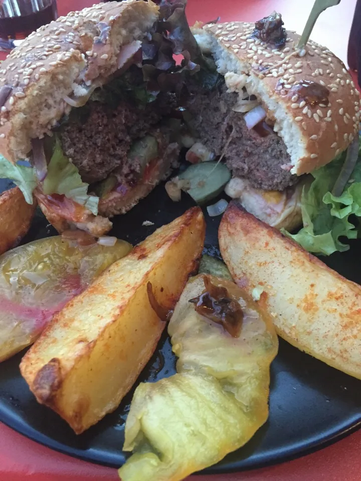 2/ Homemade Organic Bison's Burger, pineapple Tomatoes and Roasted Potatoes|PHILIPPEさん