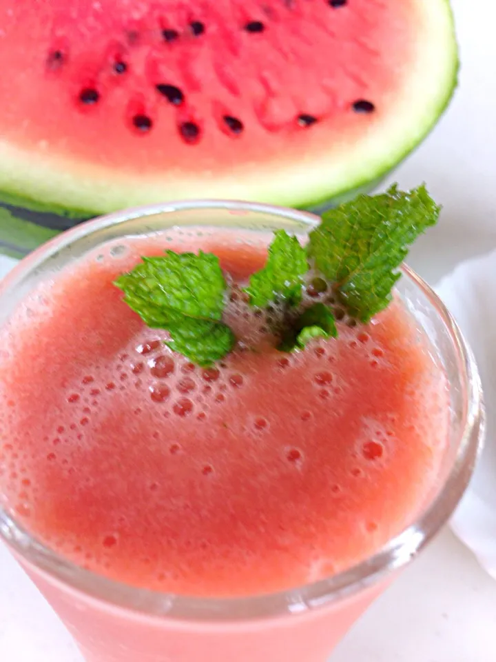 Pink smoothie (water melon grapefruit strawberry)🍓🍉|viviさん