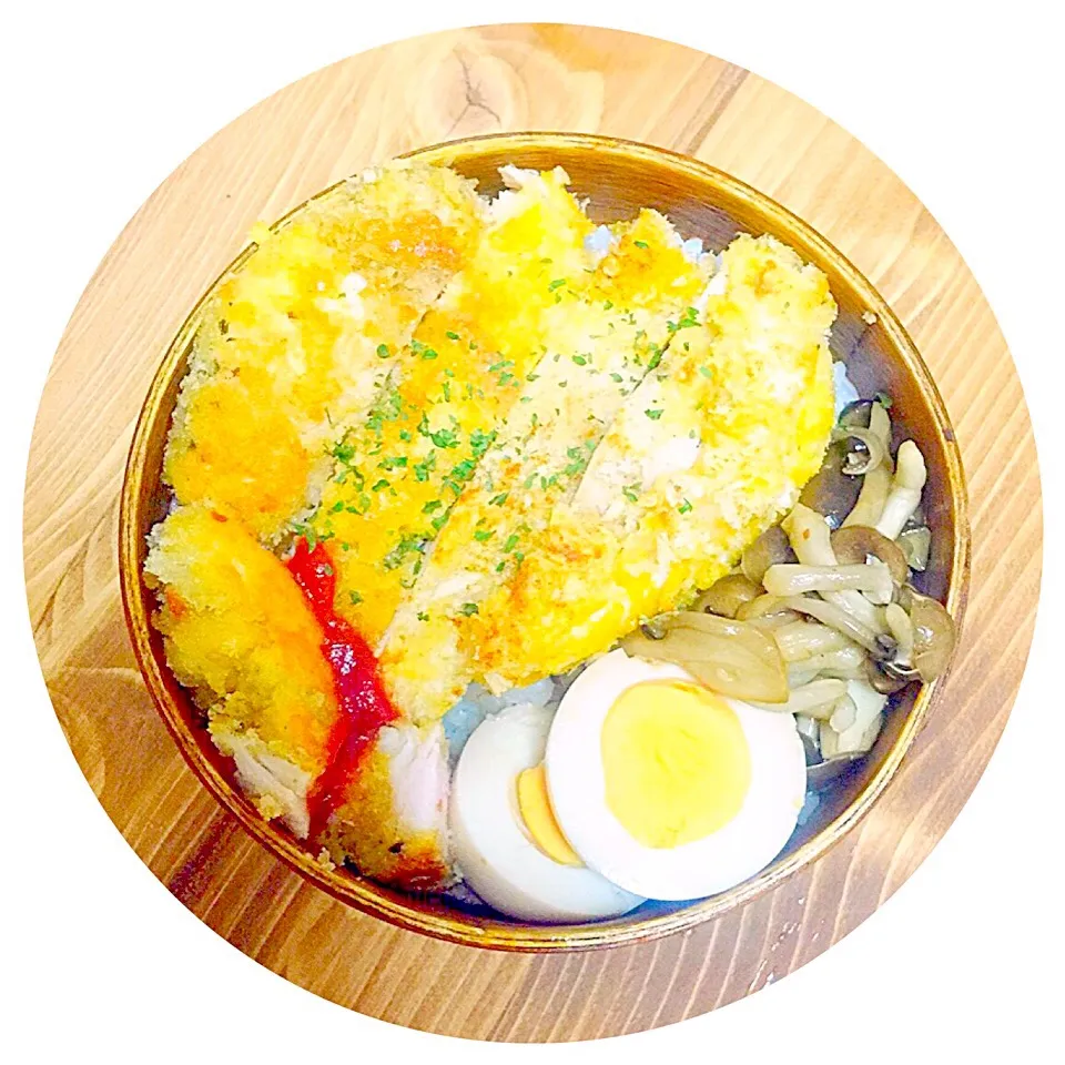ミラノ風カツレツ。味玉。シメジのバター醤油ソテー。|Reina Reinaさん